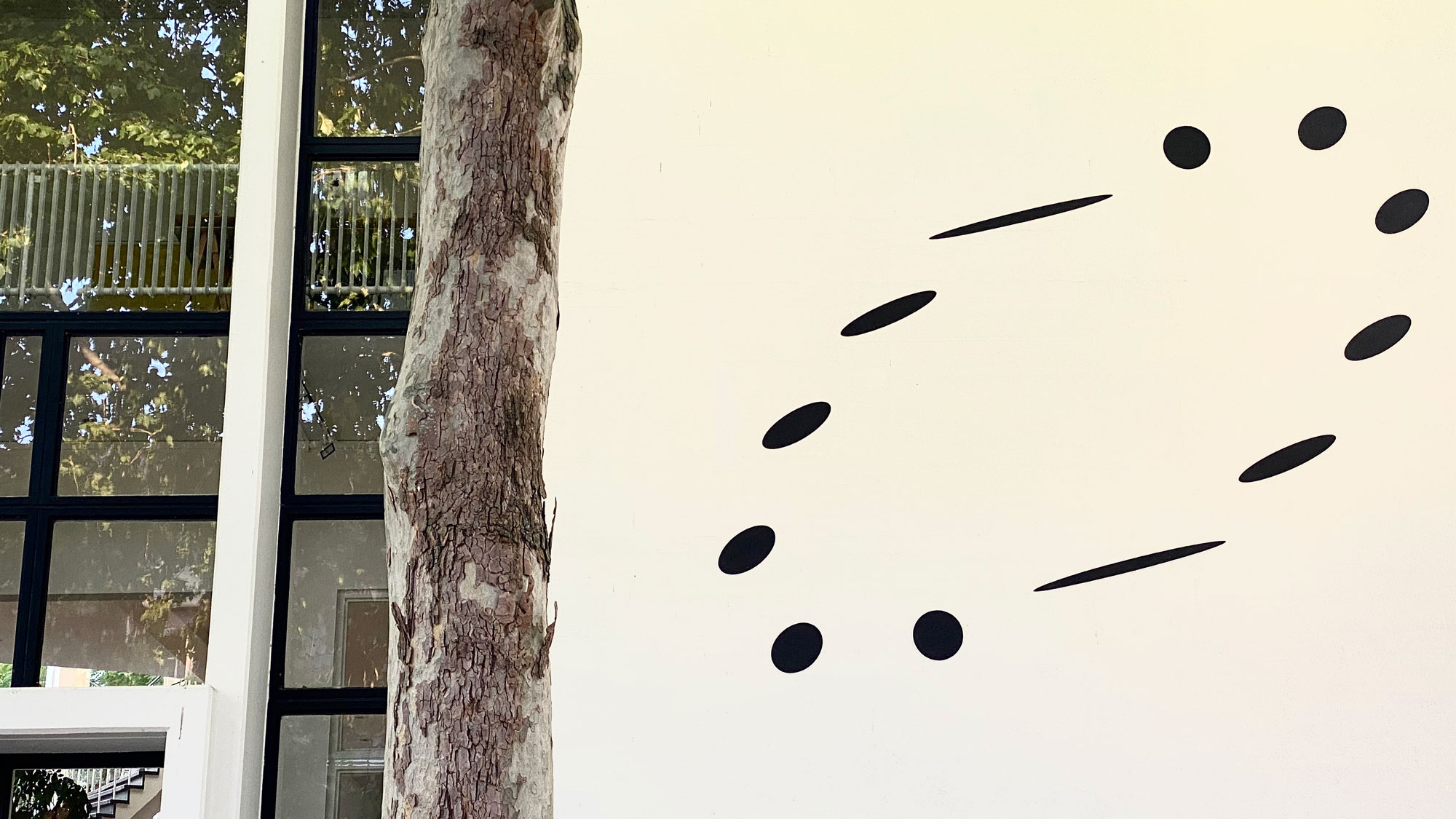 The JvE new logo in the main facade