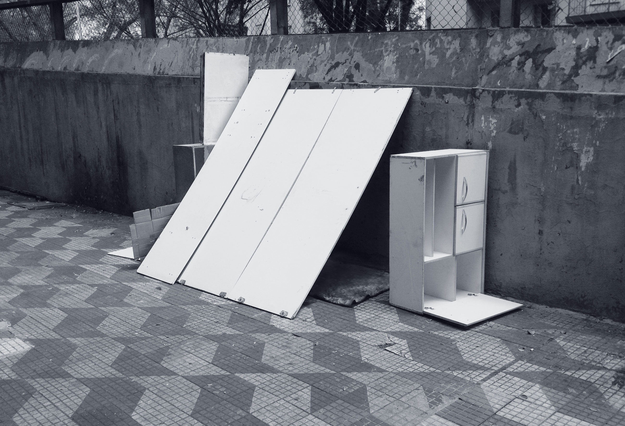 Black and white photo of a street of São Paulo, by Ricardo Alcaide.